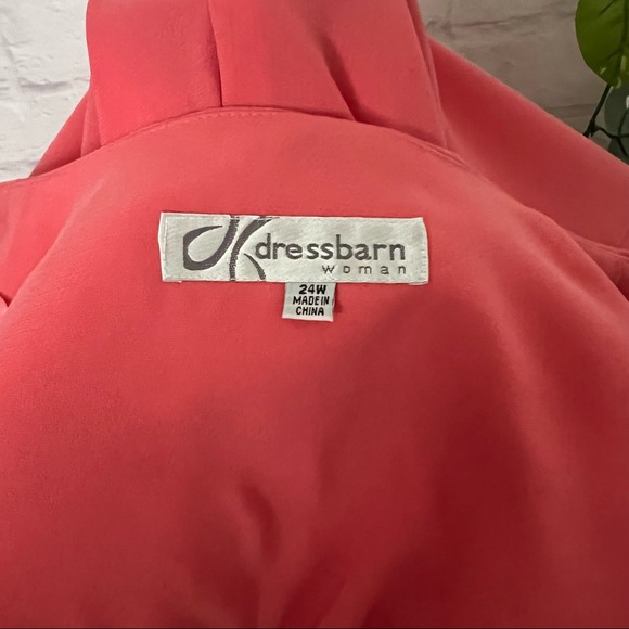 Short Sleeved Coral Blazer - Picture 13 of 14